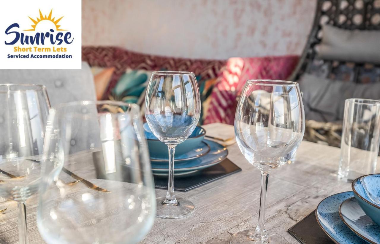 Presidential Apartment, Family Home, Luxury Bedrooms, 2 Rooms, 1 King Bed, 2 Single Beds, Free Wifi, Free Parking, Tourists, Business Travelers, Relocation, Beautiful River Views, - Long Stays, Invoice And Reduced Price Are Only Via Sunrise Short Let Dundee Extérieur photo