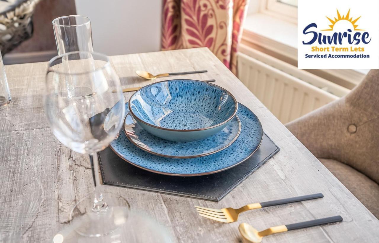 Presidential Apartment, Family Home, Luxury Bedrooms, 2 Rooms, 1 King Bed, 2 Single Beds, Free Wifi, Free Parking, Tourists, Business Travelers, Relocation, Beautiful River Views, - Long Stays, Invoice And Reduced Price Are Only Via Sunrise Short Let Dundee Extérieur photo
